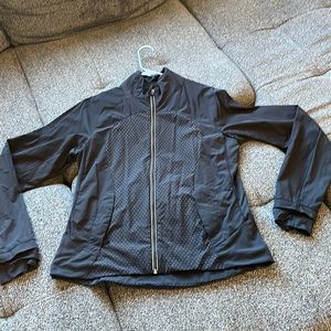 Women’s LuLuLemon windbreaker style jacket